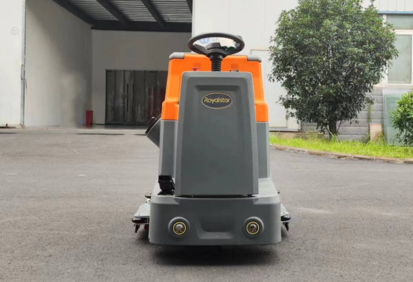 生产车间可以使用驾驶式洗地机吗？